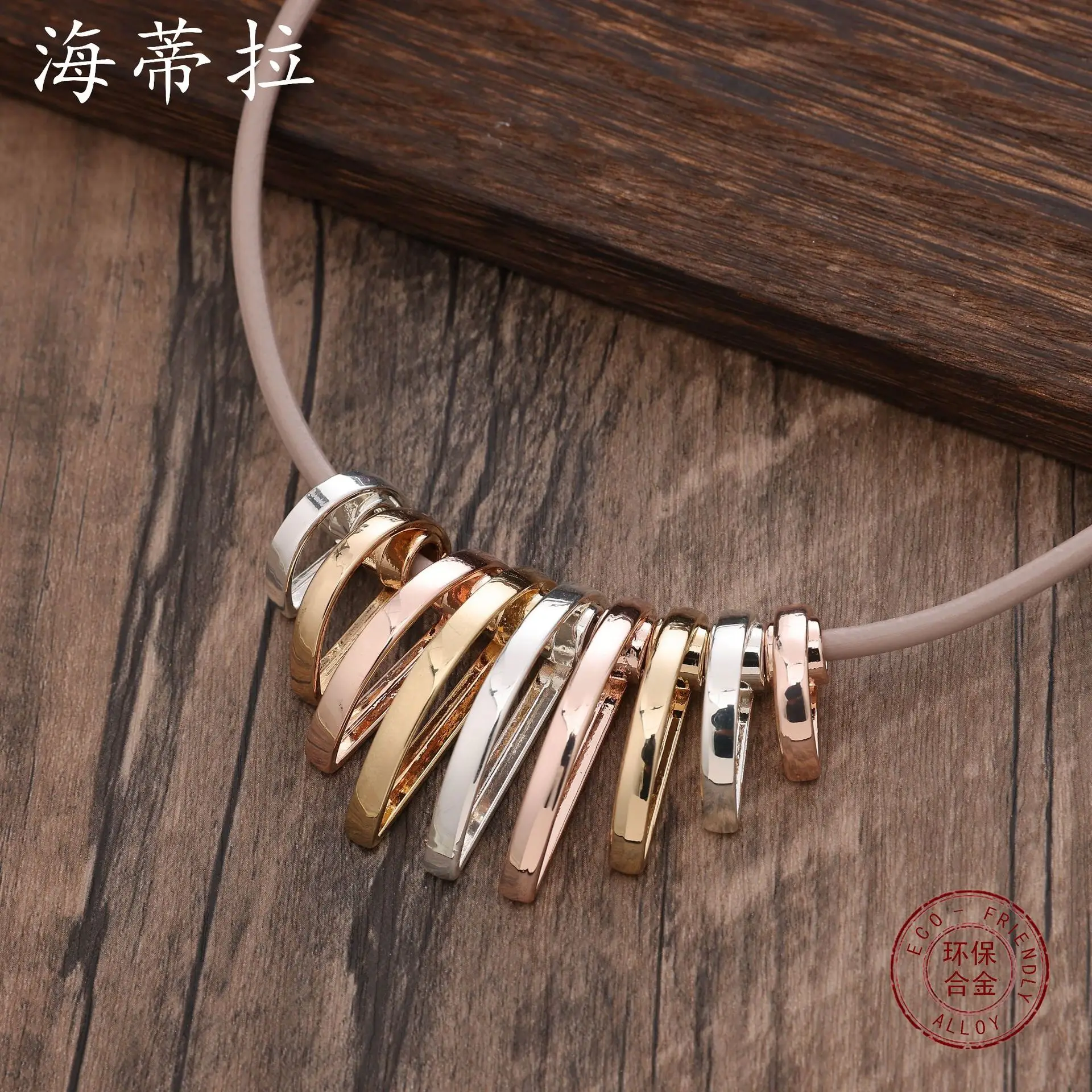 new geometric hollow D letter rough leather rope necklace, fashionable and personalized women's high-end grandmothe