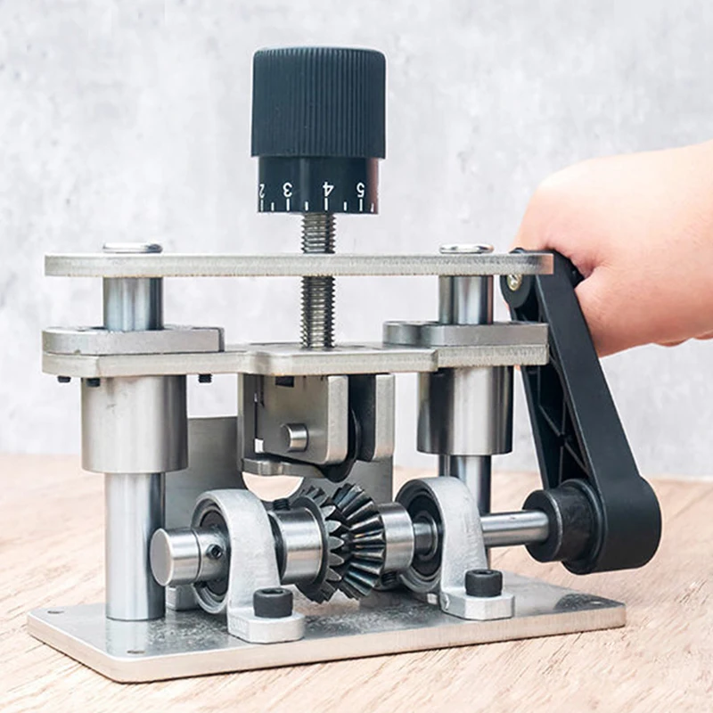 

Wire Stripper Stainless Steel Manual Electric Wire Stripping Tool Scrap Copper Cable Peeling Machine with Hand Crank 2-20mm Wire