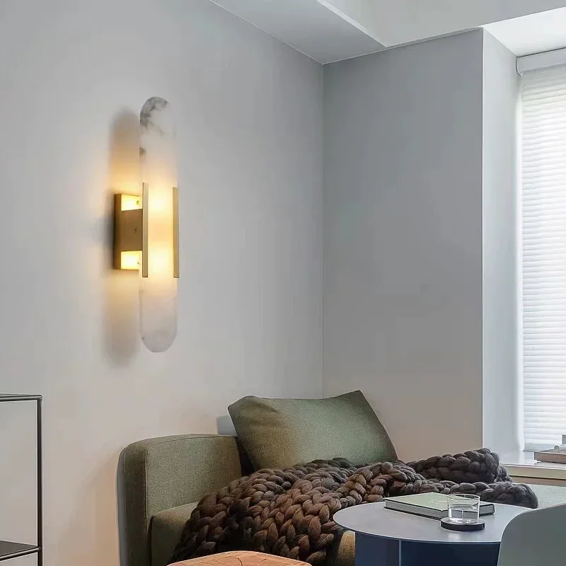 Lampada da parete in marmo naturale di lusso leggero Soggiorno TV Sfondo Lampada da parete Lampada da parete creativa per camera da letto dell'hotel Lampada da parete interamente in rame