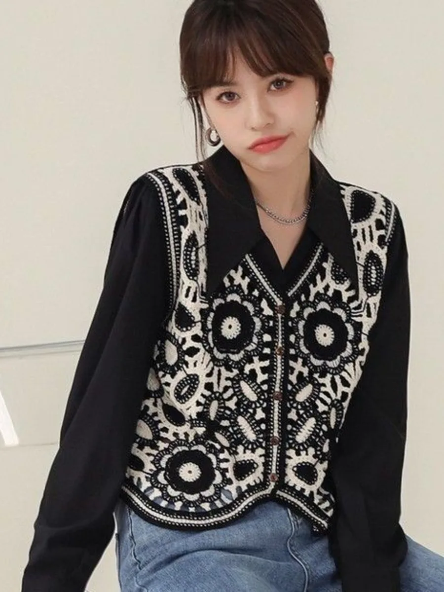 Vintage Hollow Out Crochet V-Neck Vest Cardigan Women French Knit Geometric Literary Floral Loose Button Crop Top Waistcoat