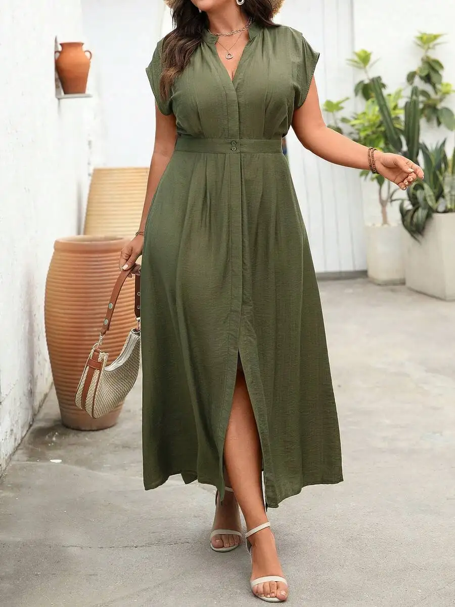 

Оливково-зеленое макси-платье с V-образным вырезом, пуговицами спереди, боковым разрезом и спущенными плечами