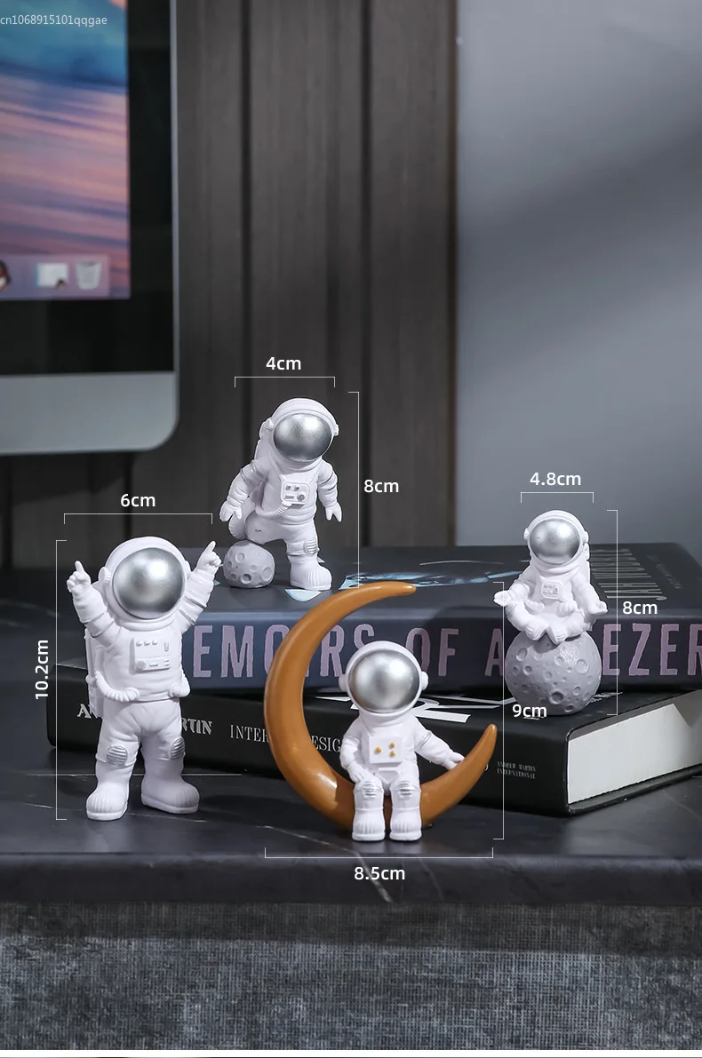 4 Pcs Astronaut Figure Statue Figurine Spaceman Sculpture Educational Toy Desktop Home Decoration Astronaut Model for Kids Gift