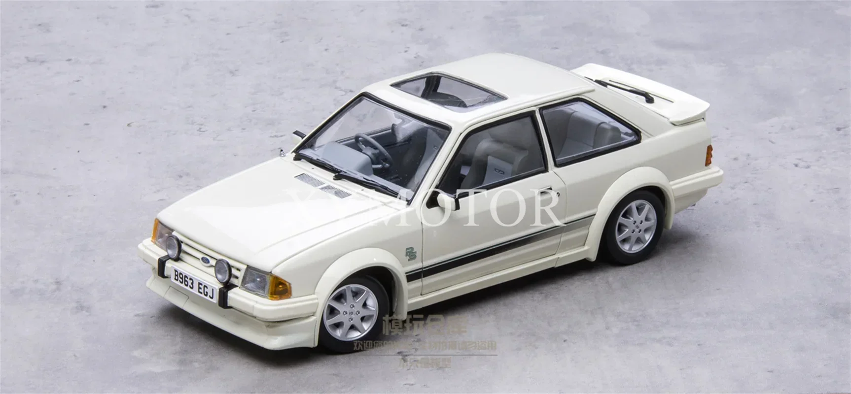 SunStar 1/18 For Ford ESCORT RS Turbo 1984 Diecast Model Car Toys Hobby Gifts White Display Ornaments Collection