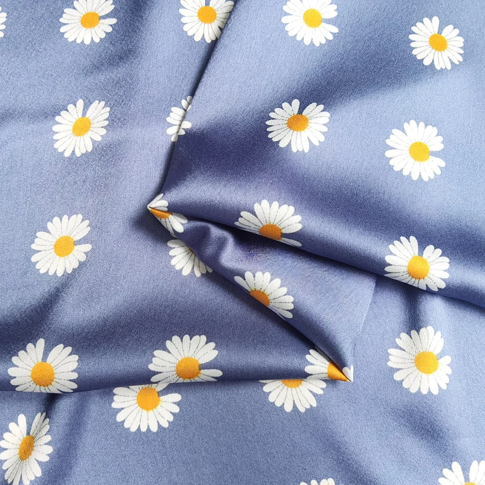 

100 см х 148 см креп-атласная ткань Charmeuse с рисунком ромашки, мягкая драпировка, текстиль в стиле ретро для брюк