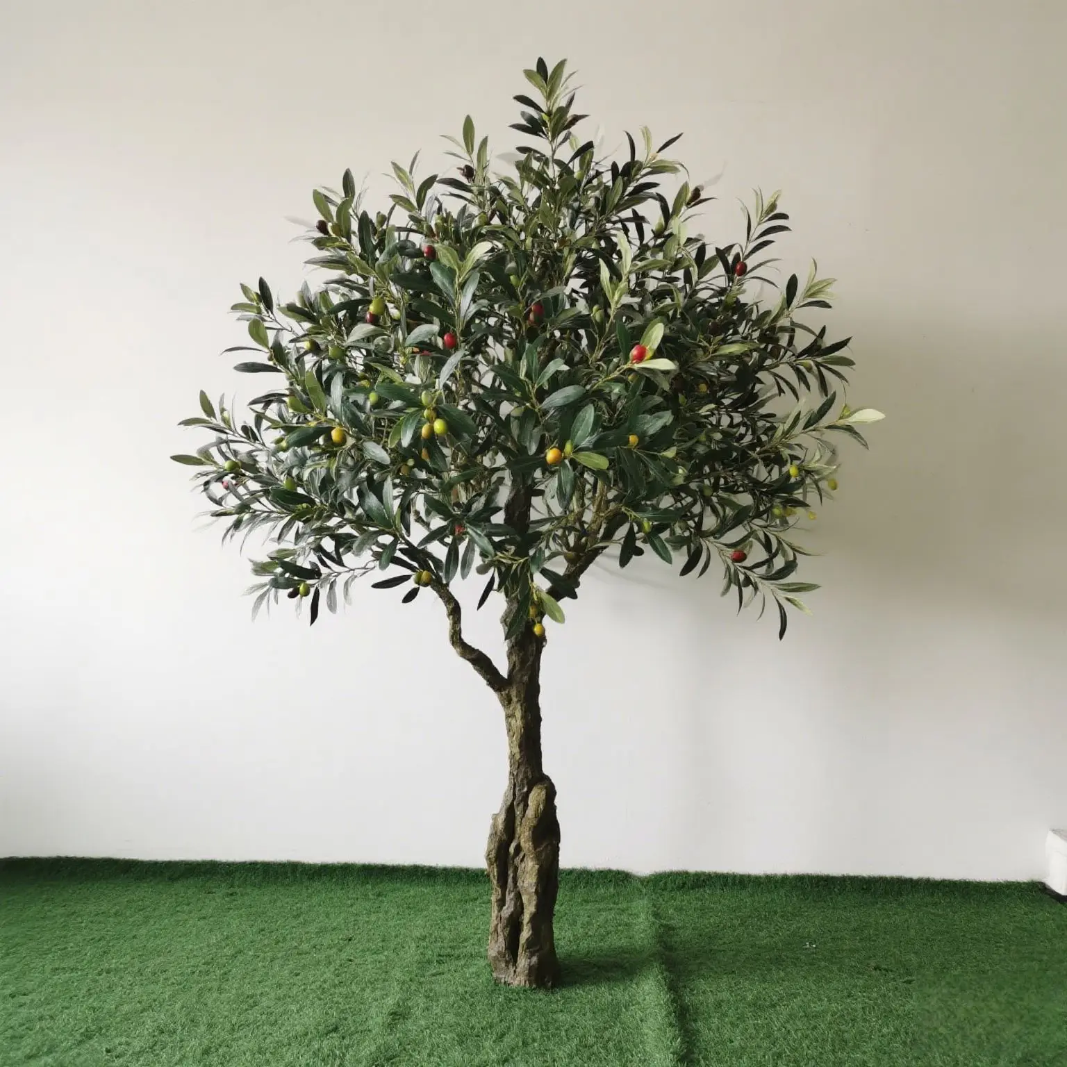 حجم وشكل مخصص شجرة زيتون صناعية كبيرة سهلة التركيب، ديكور داخلي للمنزل أو الفندق باللون الأخضر مع مظهر طبيعي #6
