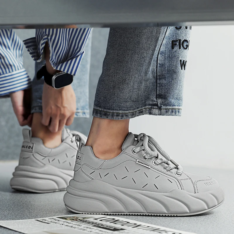 Zapatos deportivos de cuero para hombre, calzado de suela gruesa, transpirable, de esponja, PU, para correr, temporada europea, novedad de otoño, 2023