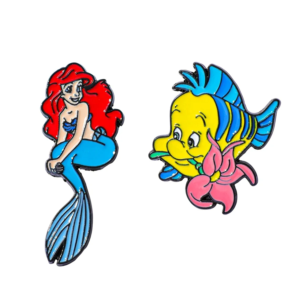 Broche creativo de La Sirenita, Pin esmaltado clásico de Ariel, insignia de Metal, joyería, ropa, mochila, accesorios de regalo, 2 uds.