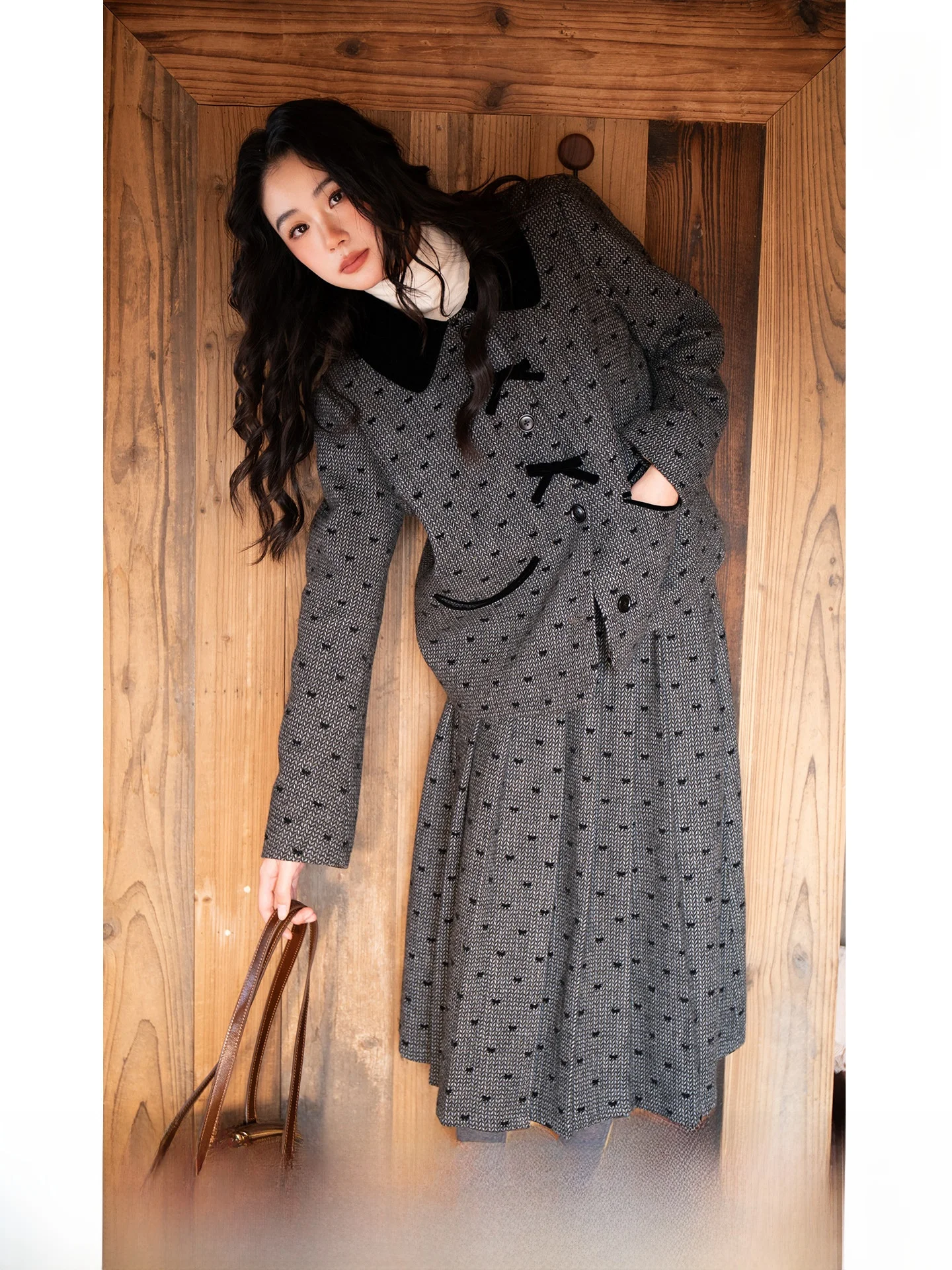 

Комплект BUD: Жакет и юбка для женщин, модный зимний повседневный костюм с длинными рукавами и лоскутным дизайном