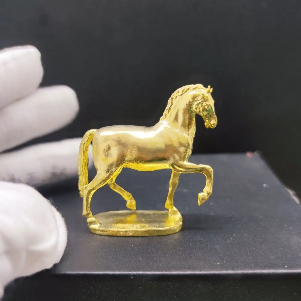 

​​Mini Pure Copper Horse Statue - Decorative Collectible Figurine for Home Office Decor, Vintage-style Tabletop Decoration