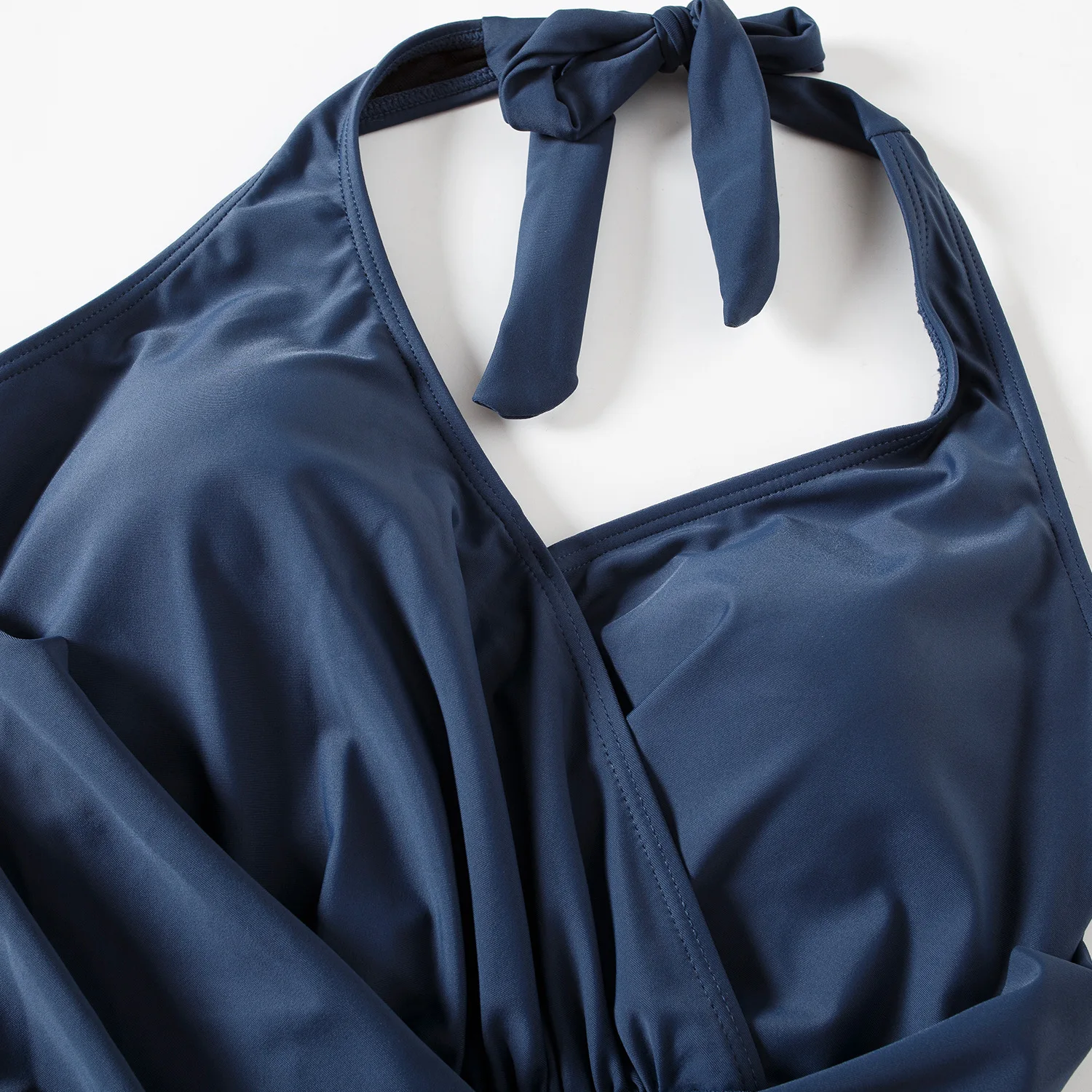 Maillot de bain une pièce, dos nu, couverture du ventre, couleur unie, col suspendu croisé, vente en gros