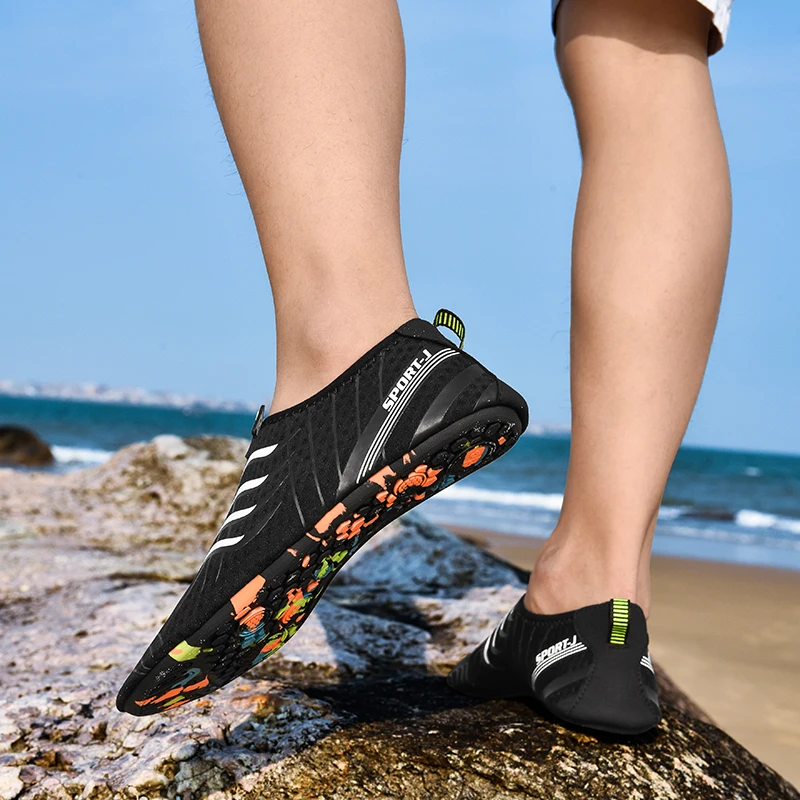 Nuevos zapatos de agua Upstream de alta calidad, zapatos de playa para hombres y mujeres, secado rápido, transpirables, cómodos, antideslizantes, resistentes al desgaste para la playa