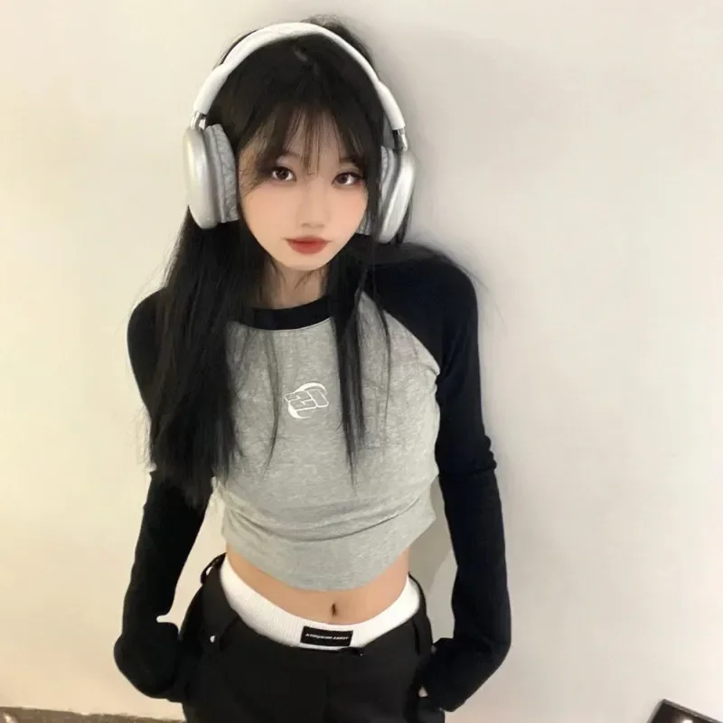 

Y2k Vintage Crop Top Long Sleeve T Shirts Women Korean Fashion Harajuku Kpop Aesthetic Graphic Tees Patchwork Autumn 2024