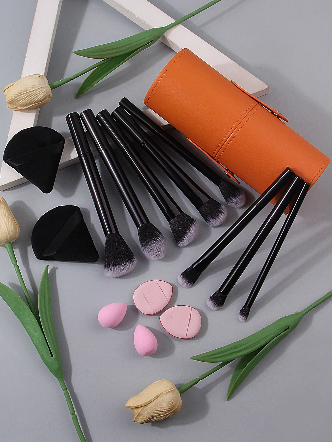 8 pçs pincéis de maquiagem 4 esponja puffs 2 mini liquidificadores de beleza com balde de armazenamento cerdas macias látex-livre para viagens diárias makeuptool
