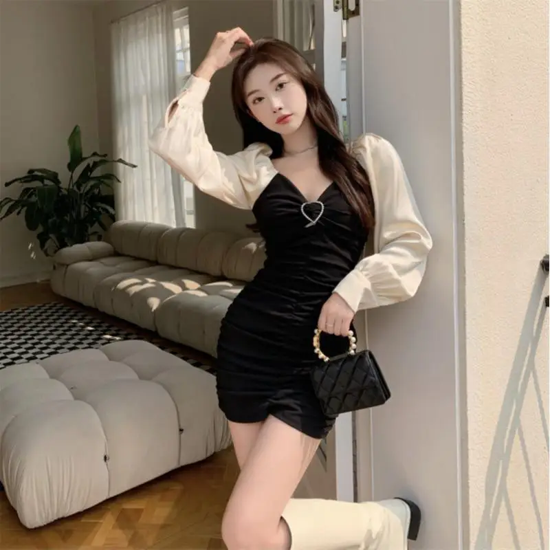 Dress Women's Fake Two-piece Tight-waisted V-neck Long-sleeved Skirt Hip-covering Bottoming Skirt