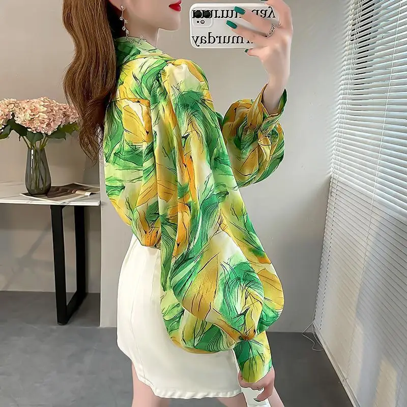 Spring New Chiffon Blouses Hong Kong Style Women\'s Commute Printed Geometric Spliced Ruched Loose Button Lantern Sleeve Shirts