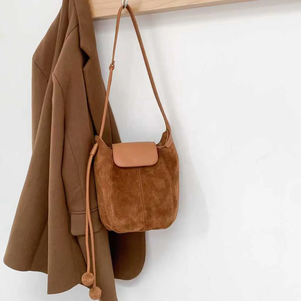 

Frosted cowhide pumpkin bag autumn and winter new niche design soft vintage y2k tassel crossbody bag fashion ladies shoulder bag