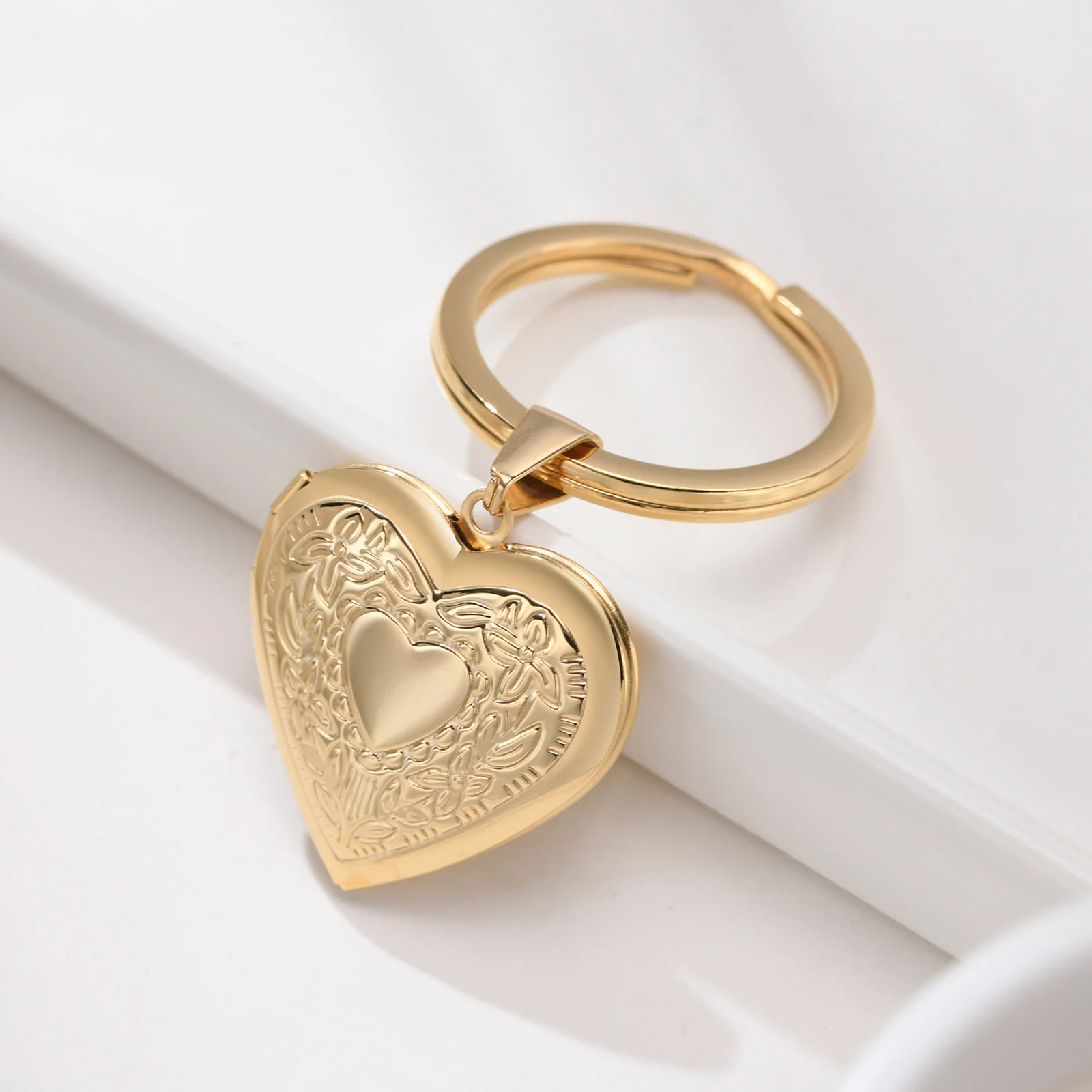Gold Color Heart Keychain, Photo and Text Engraved, Stainless Steel Charm Keyring Mother\'s Day Gift