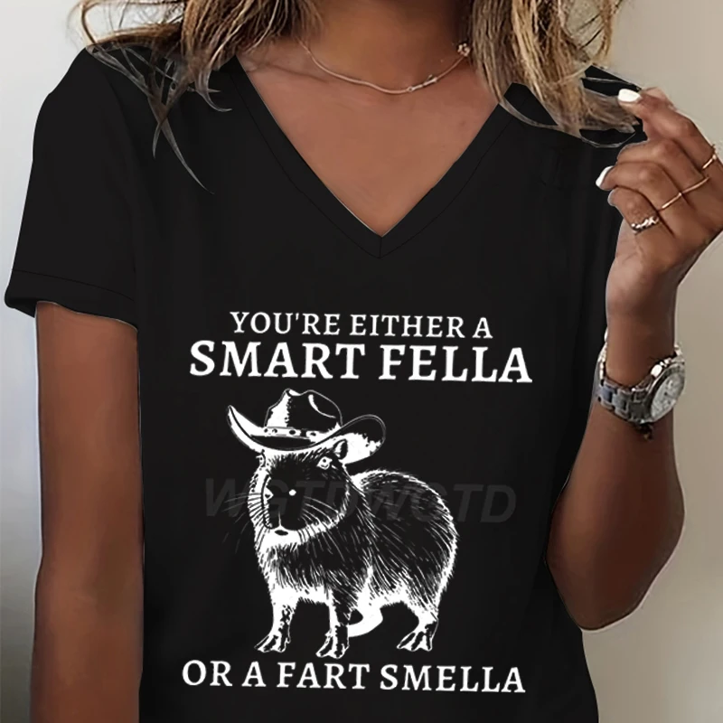 Cute Capybara Vintage 90s T Shirt Women A Smart Fella or A Fart Smella Retro T-Shirt Capybara Lover Cartoon V-neck Casual Tops