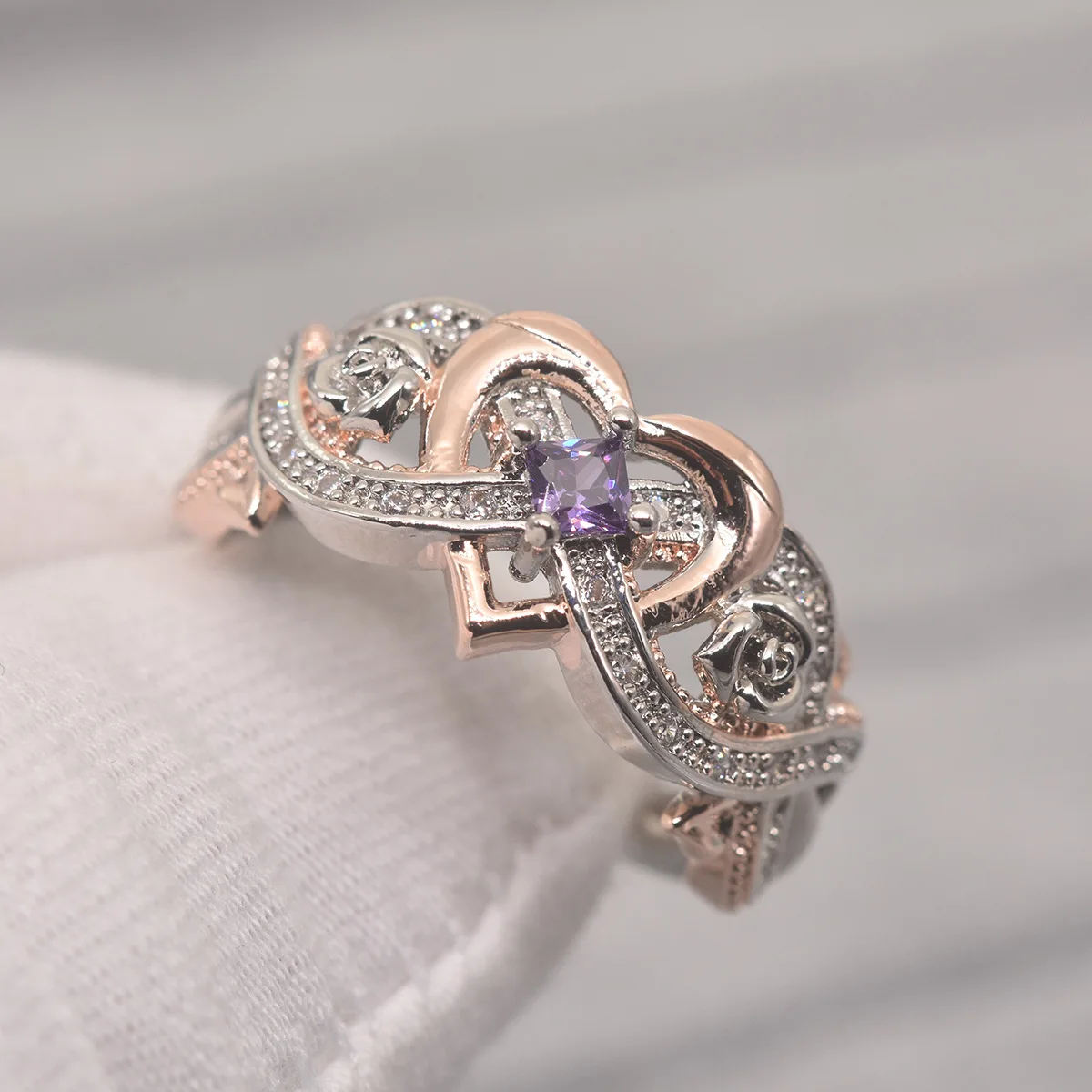 New rose princess diamond ring European and American heart-shaped rose gold two-color zircon ring