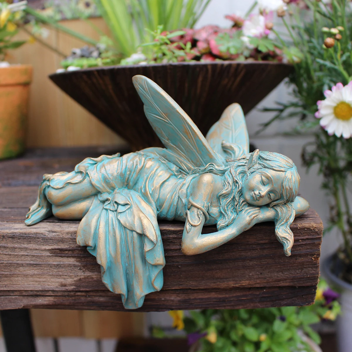 Elfo de Resina Imitando Cobre em Posição de Dormir com Asas, Ideal para Mesa, Pátio, Jardim, Vaso de Flores, Presente de Dia dos Namorados