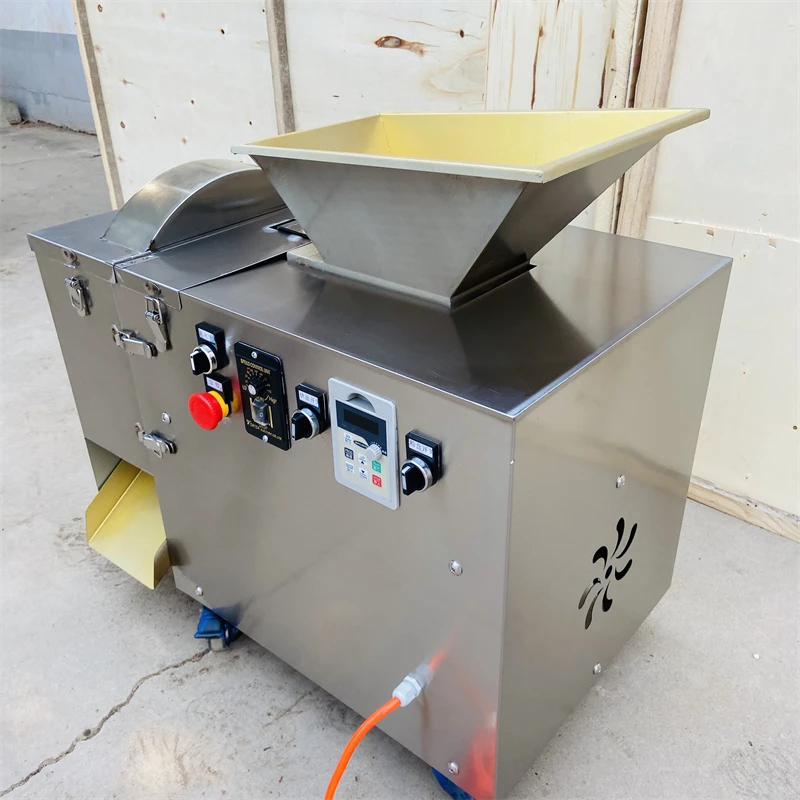 Dough dispenser bread dough cutter