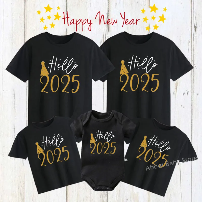 

Funny Hello 2025 Family Matching Outfits Cotton Mother Father and Daughter Son Kids Tshirts Baby Romper Look New Year's Clothes