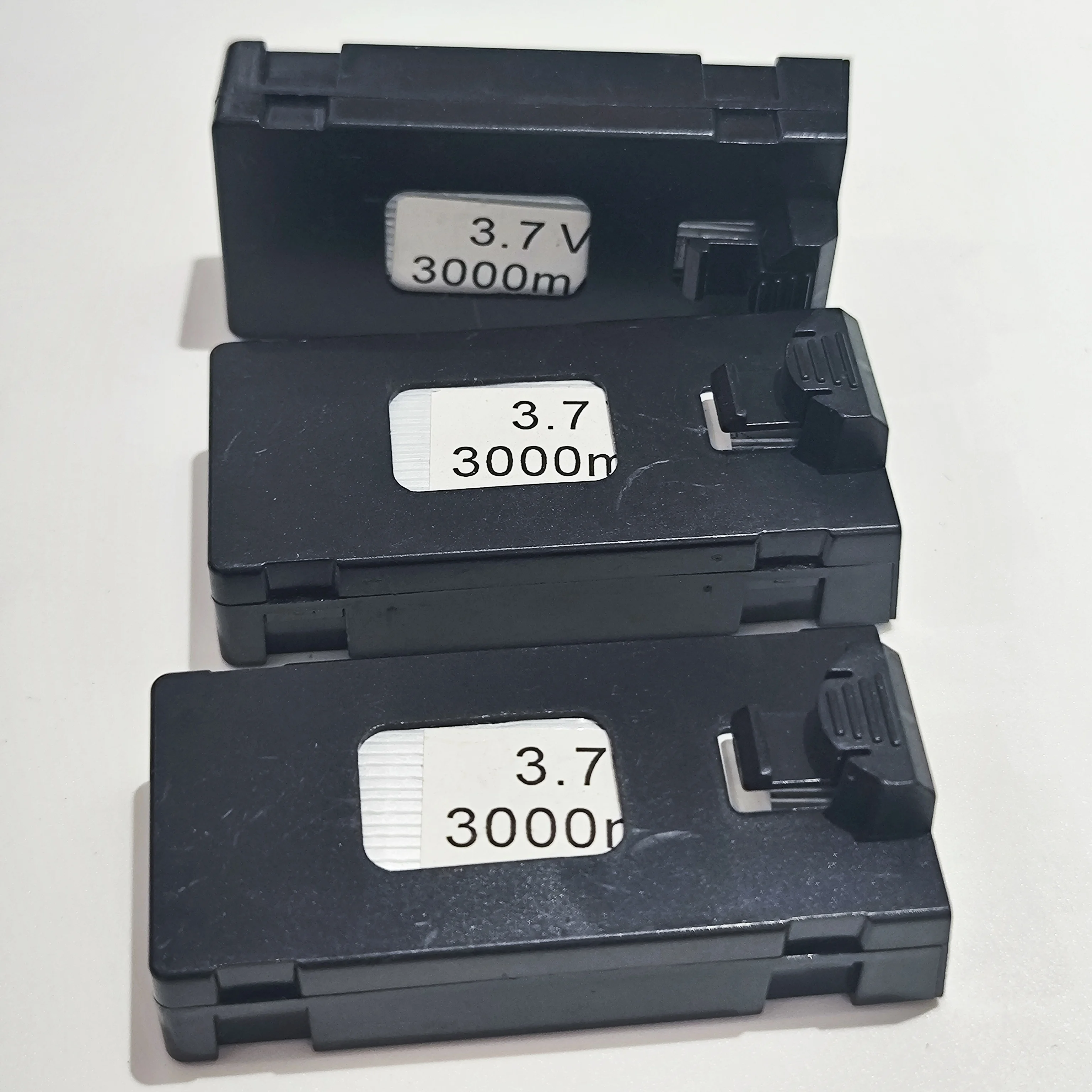 

Original D25 GPS Brushless Motor Foldable RC Quadcopter Drone Spare Parts 3.7V 3000mAh Li-ion Battery 3PCS