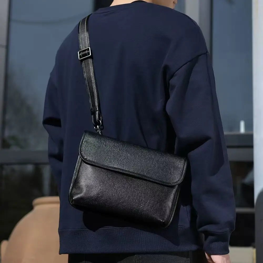 

2026 New Casual Luxury Men's Handbags Cow Genuine Leather Male Shoulder Bag Real Leather Crossbody Bag Messenger Bags