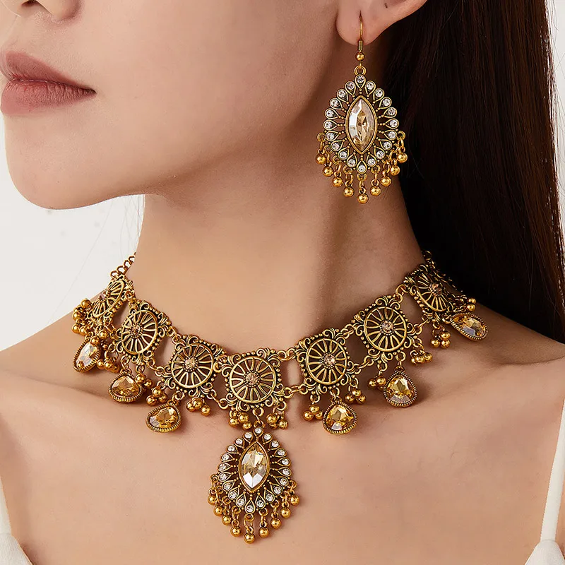 Retro Jewelry Set For Women Hollow Metal Frame Choker Necklace Earrings Sets Jewelry Water Drop Resin Stone Decoration Jewelry