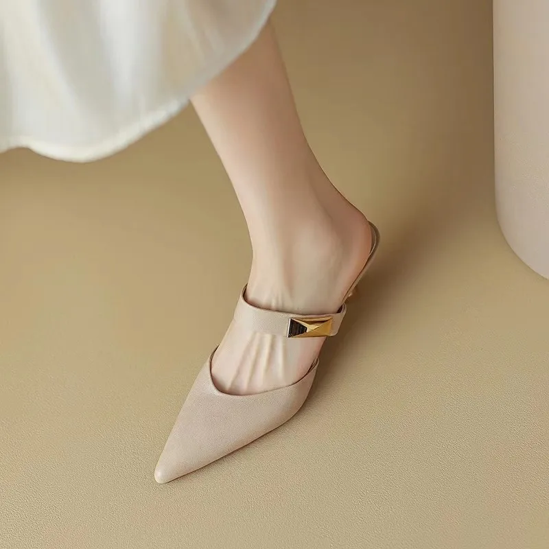 2025 Women Kitten Heels Mules Golden Rivet Pointed Toe Summer Sandals Fashion Beige Ladies Casual Med Heels Shoes