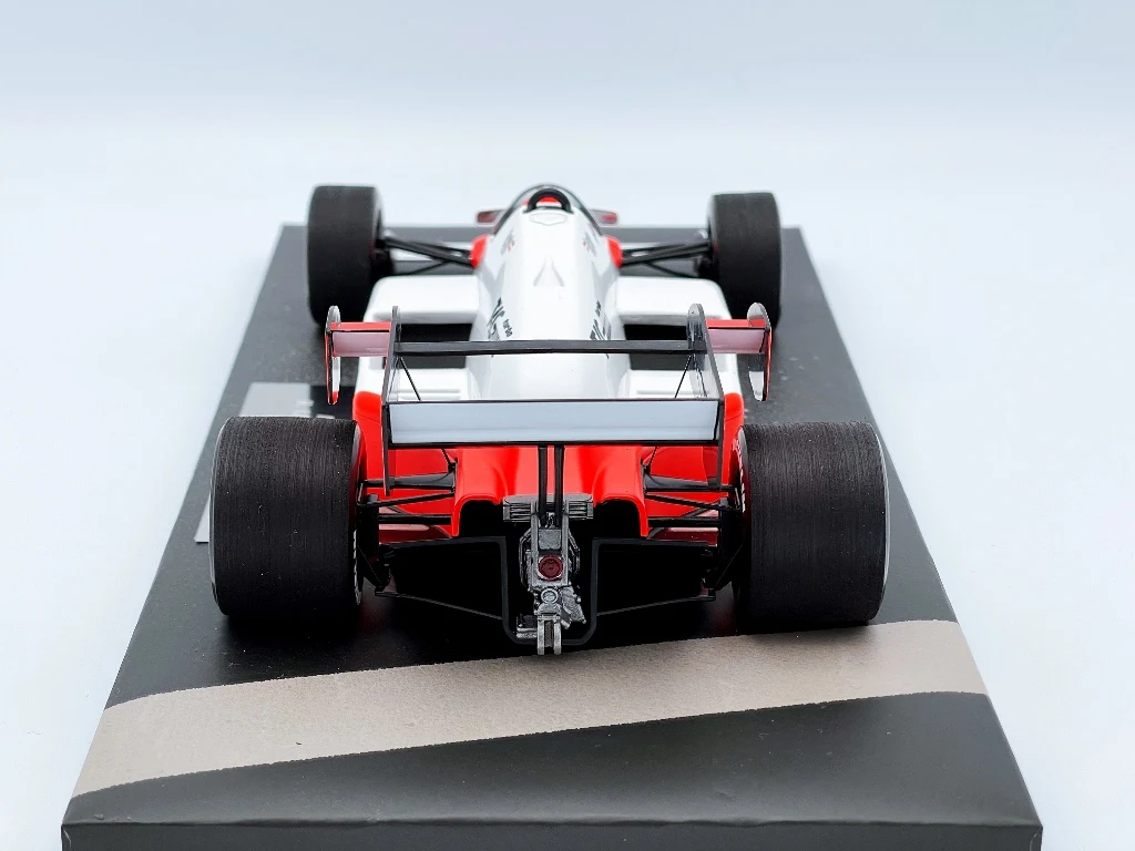 Minichamps 1:18 F1 MP4-2 1984 Niki Lauda Special Edition Simulation Limited Edition Resin Metal Static Car Model Toy Gift