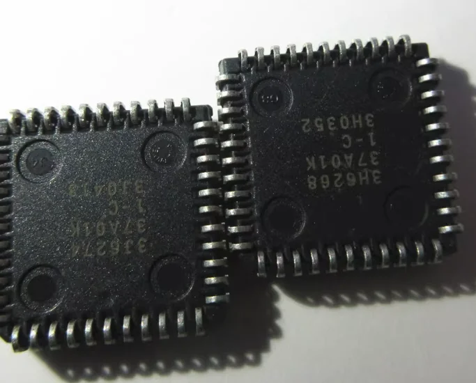 

AT89S52-24JU 24JI AT89S52-24AU 8-bit microcontroller PLCC44
