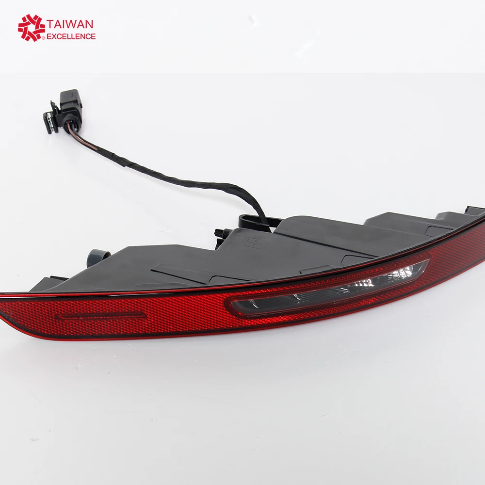 For Porsche Macan 2014-2020 Car Red Rear Bumper Rear Bumper Lamp Reflector Lamp Reflector L:95B945725J R:95B945726J