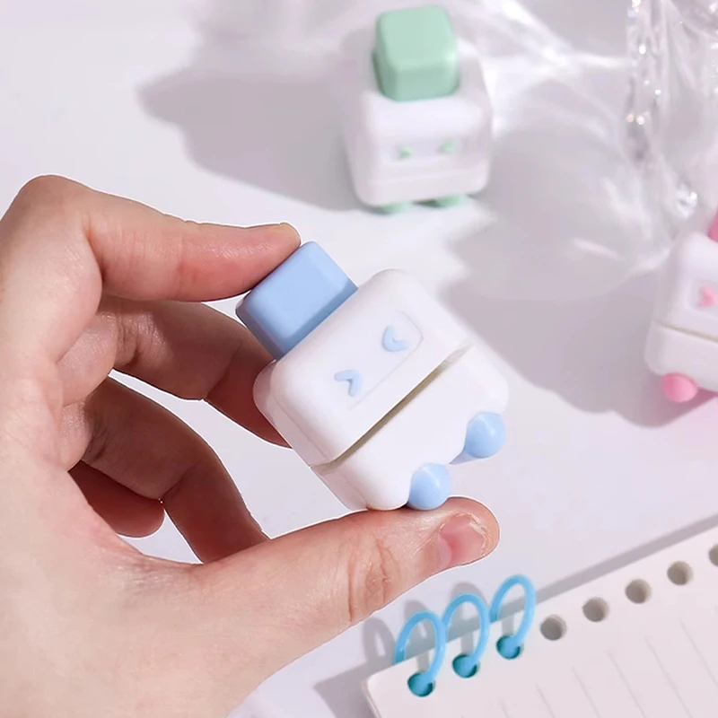 Mini single-hole puncher, cute robot-shaped loose-leaf notebook ring small puncher, manual operation, school supplies