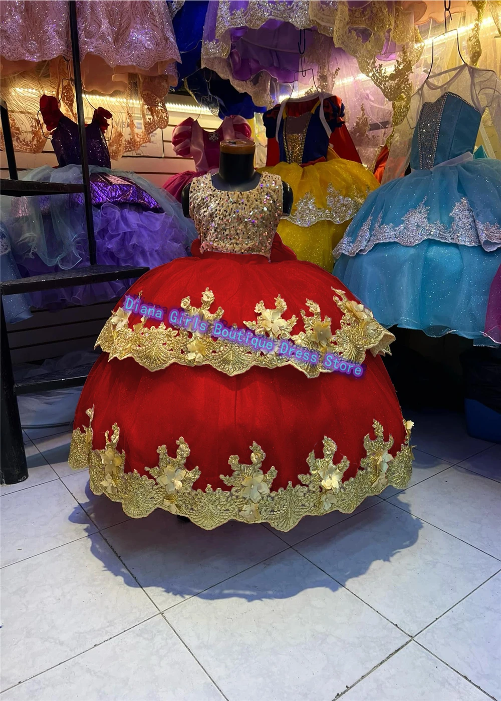 Lindo ouro impressão flor menina vestido sem mangas tule camadas com arco miúdo aniversário festa princesa pageant vestidos personalizados