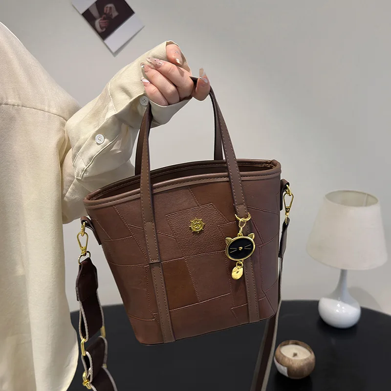 

2025 Color Block Shoulder Bag for Women - Retro Chic Crossbody Purse with Top Handle, Fashionable Contrast Designer Handbag