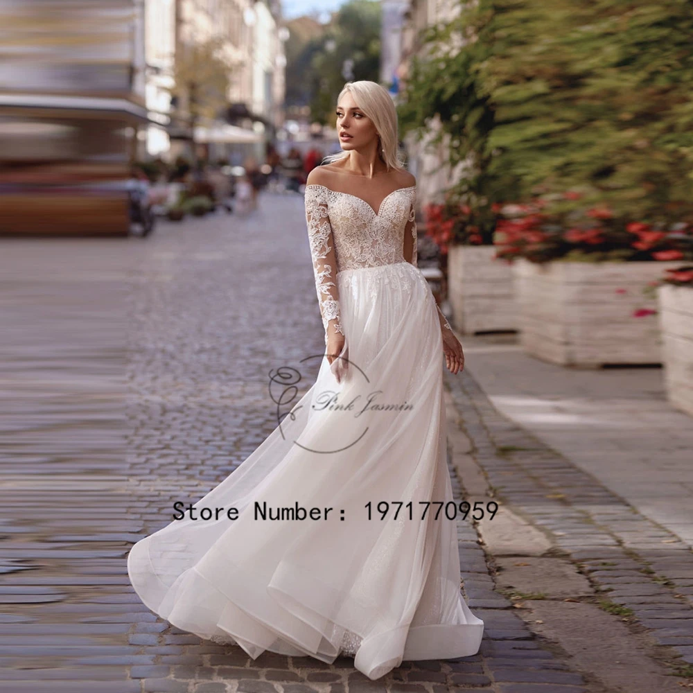 

Gorgeous Scoop Neck Wedding Dress Long Sleeves See-through Applique Elegant Button Back A-Line Robe De Mariée Custom Made