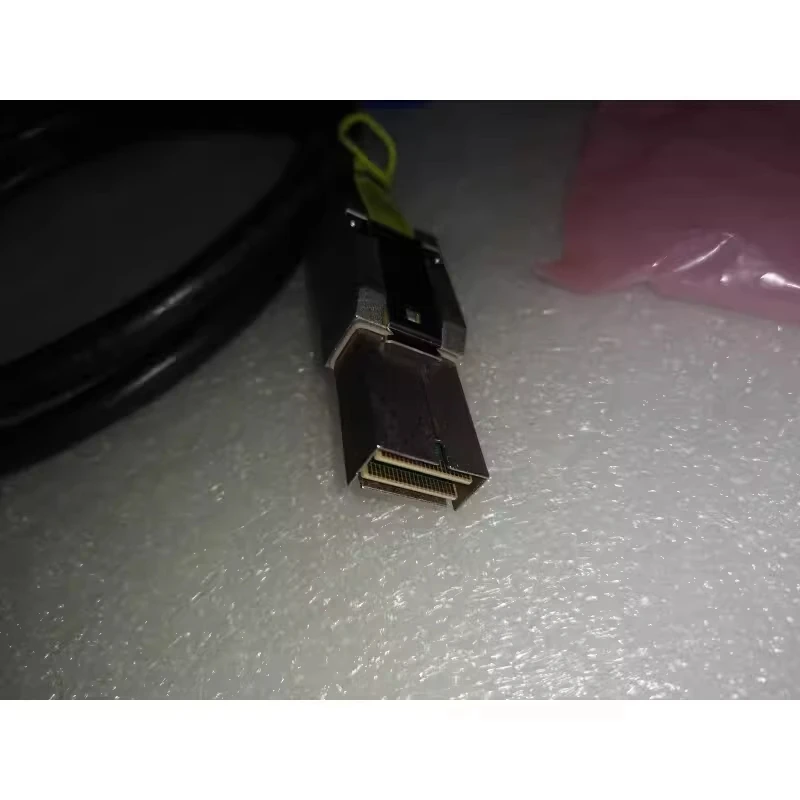 

Серия CE12800 CXP-100G-CU1.3M для высокоскоростного штабелирующего кабеля Huawei, каскадный кабель, кабель для передачи данных