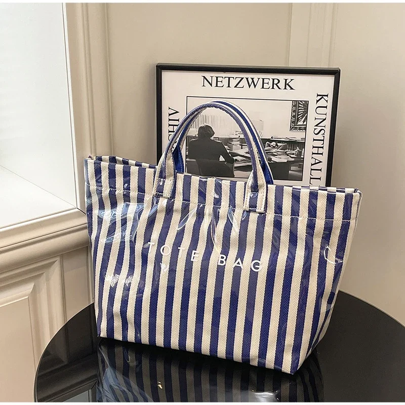 PVC-Tragetasche, wasserdichte modische Damen-Umhängetasche mit vertikalen Streifen, große Arbeitstasche mit Henkel, Shopper-Tasche – Detail 12
