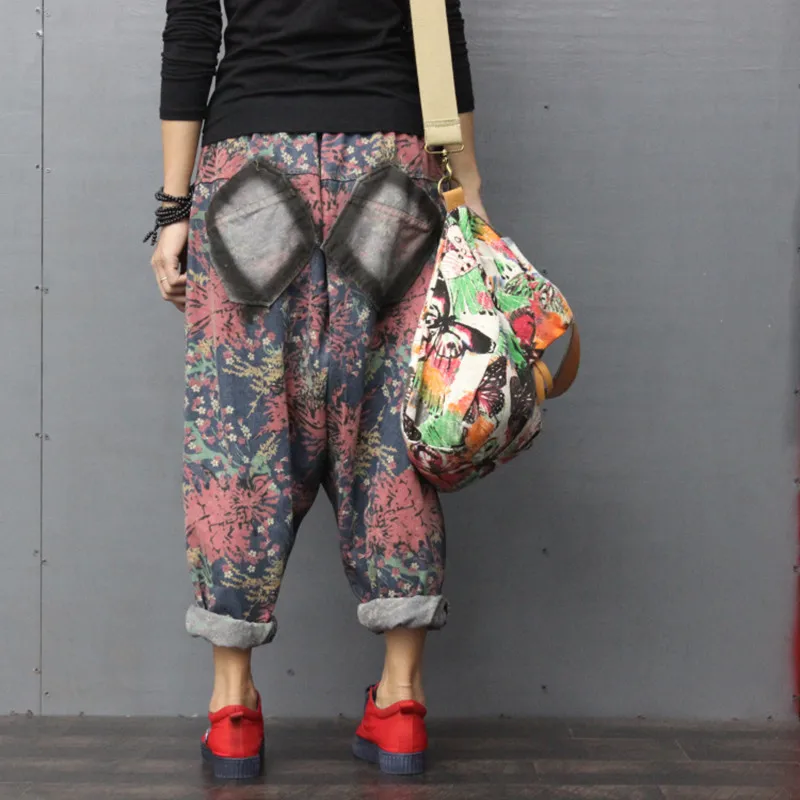 TIYIHAILEY Ankle Length Pants for Women Denim Trousers, Elastic Waist, Casual Printed 3/4 Pants with Holes New Fashion 2025