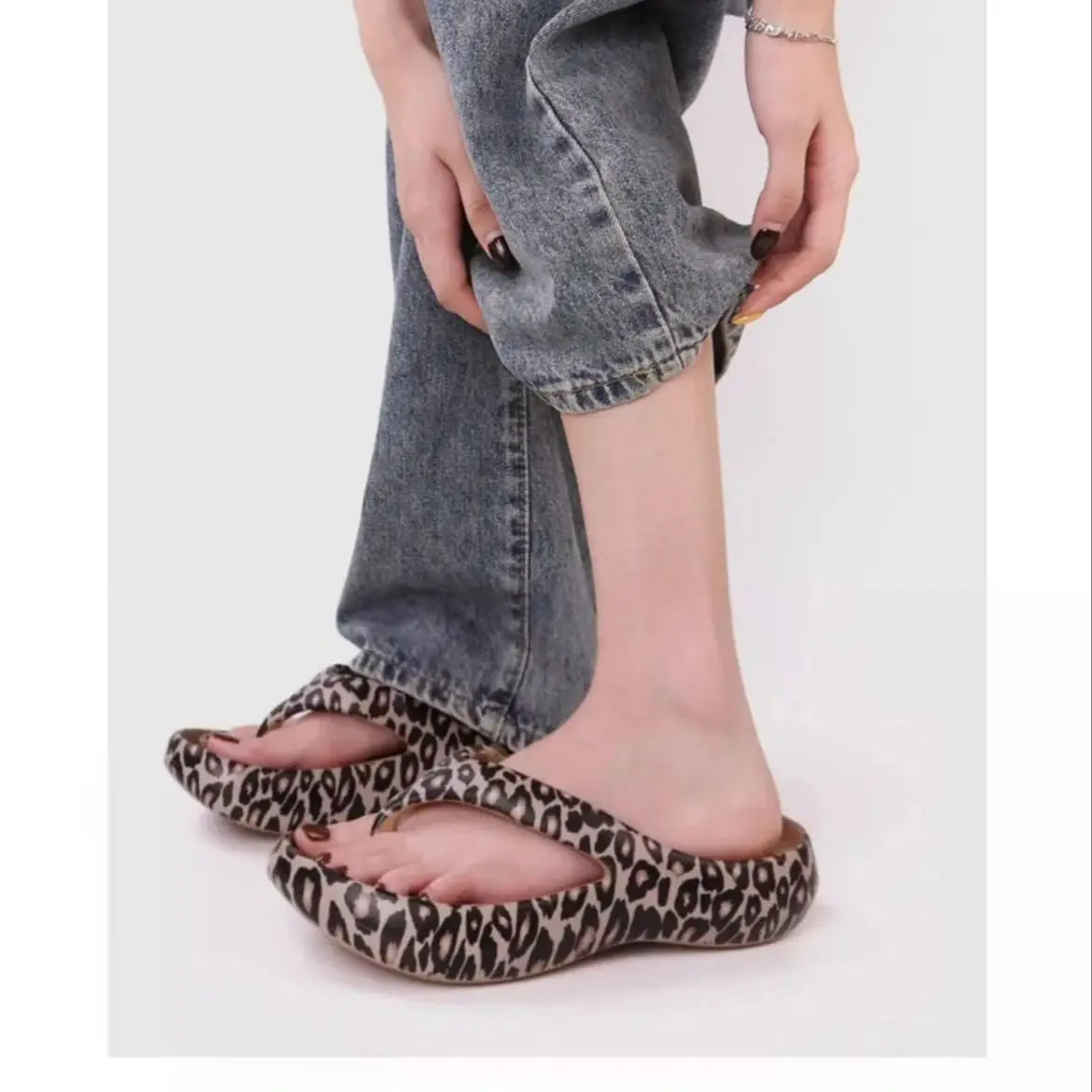 

Leopard-print, Versatile Summer Holiday-Style Sexy Women’s Non-Slip EVA Flip-Flops