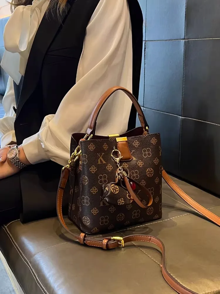 bolso-bandolera-de-hombro-para-mujer-2026-nuevo-bolso-de-mano-pequeno-de-cuero-de-alta-gama-estilo-cubo-de-agua