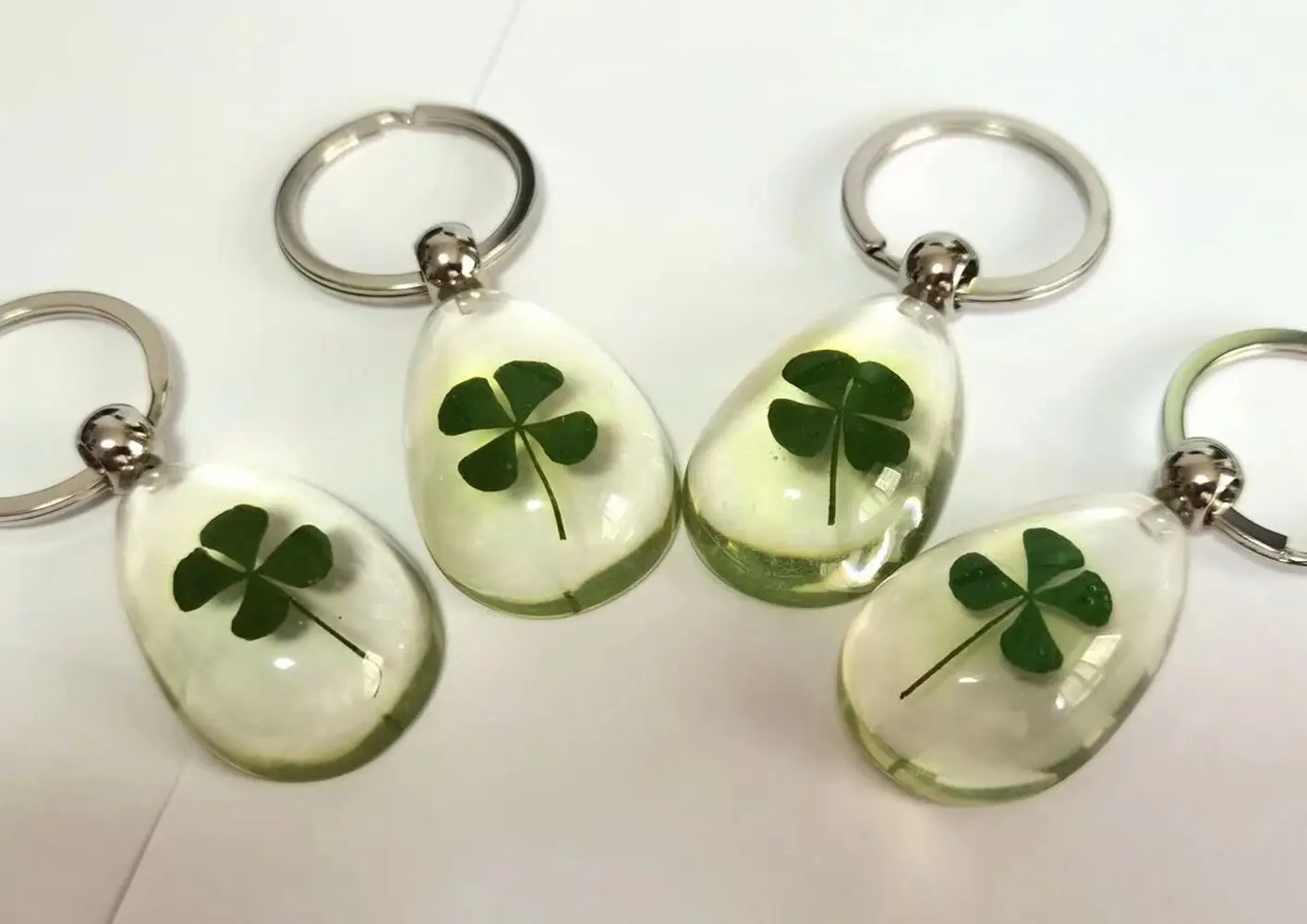 

12 pcs fashion key ring real four leaf clover Style shamrock Keychain fine Jewelry