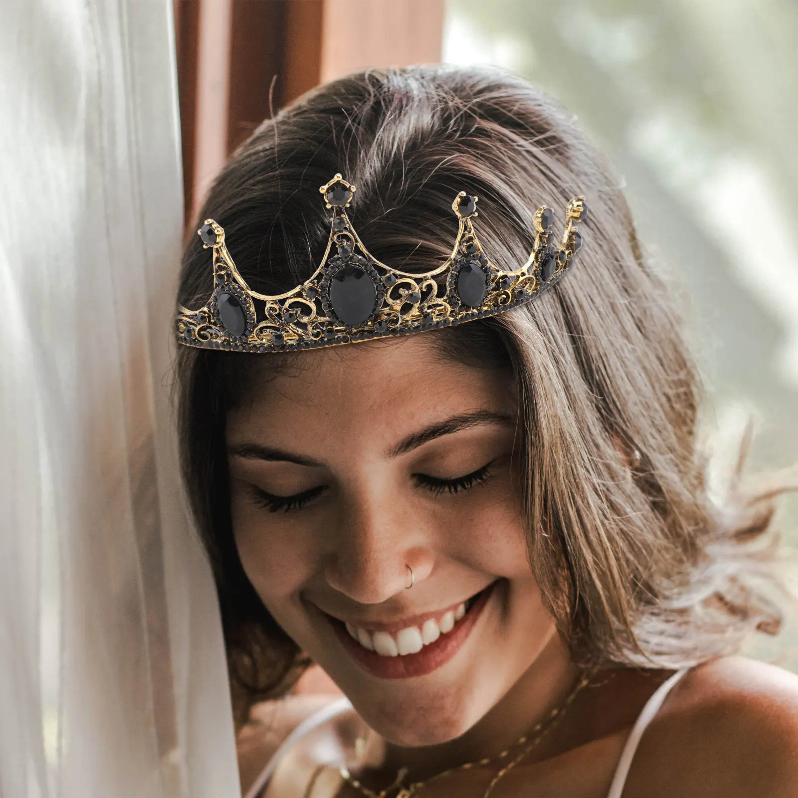 

Baroque Rhinestone Crystal Crown Headband Alloy Tiara for Wedding Bridal Party Photo Prop Bride Headdress Festival Decor Crown