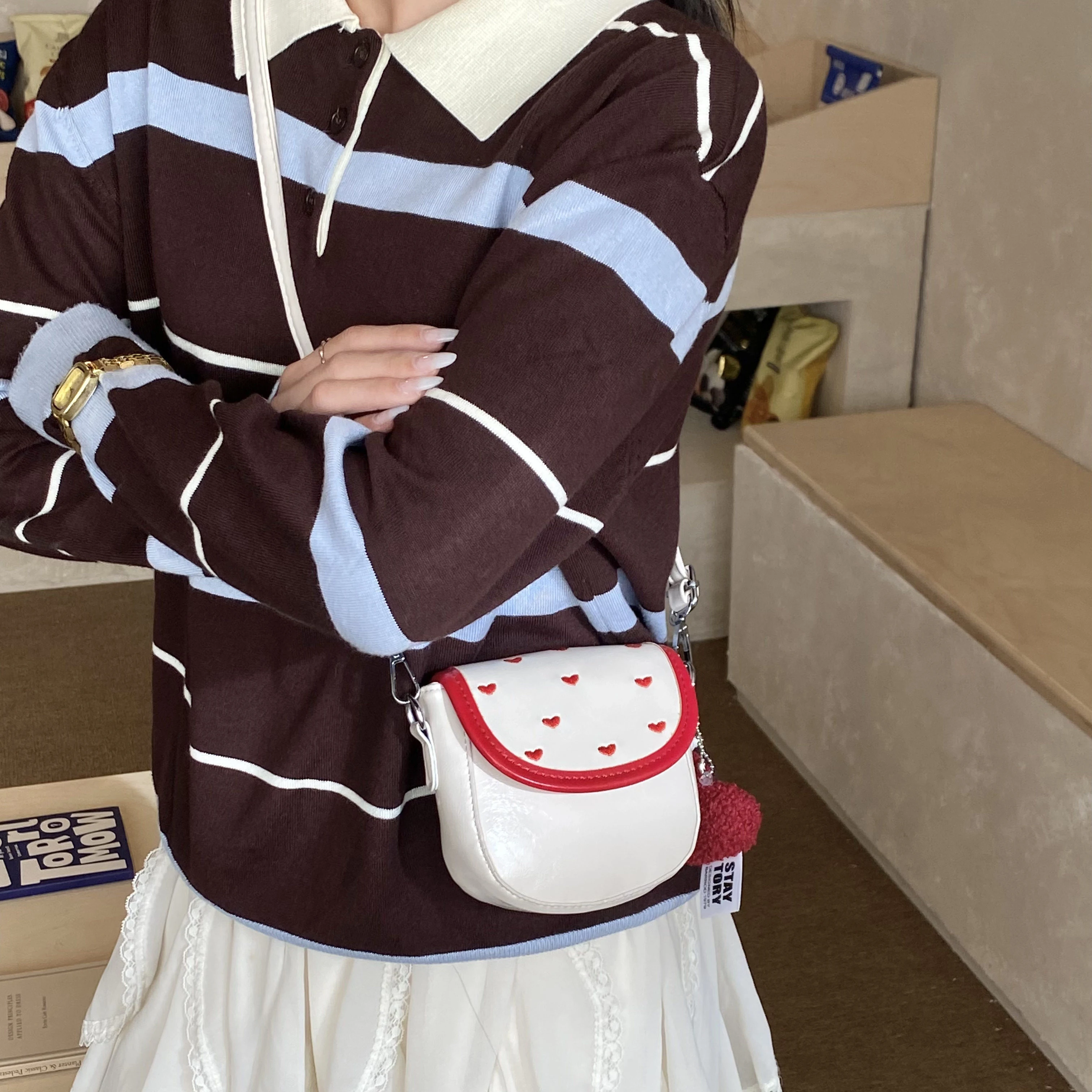 

Girl's Crossbody Bag Red Heart Shaped Pattern New Cute Love Design Women Mini Earphone Shoulder Bag Spring Autumn 2026 New Style