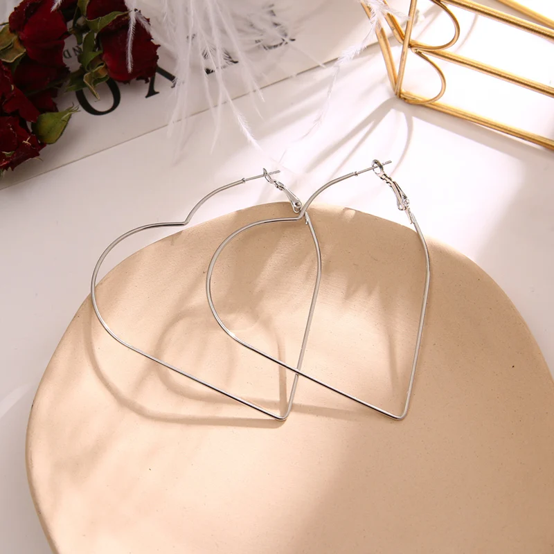 Big Hoop Earrings Sexy Earrings Accessories Fashion Exaggerated Large Hoop Ear Jewelry Smooth Heart Earrings for Women Girl\'s