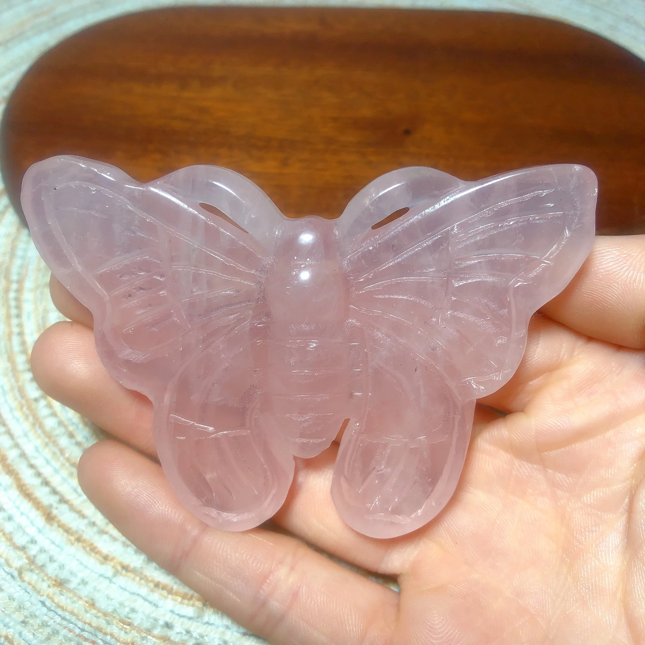 

Natural Crystals Rose Quartz Butterfly Carving Sculpture Gemstones Mineral Energy Figurine Home Decorations Gift