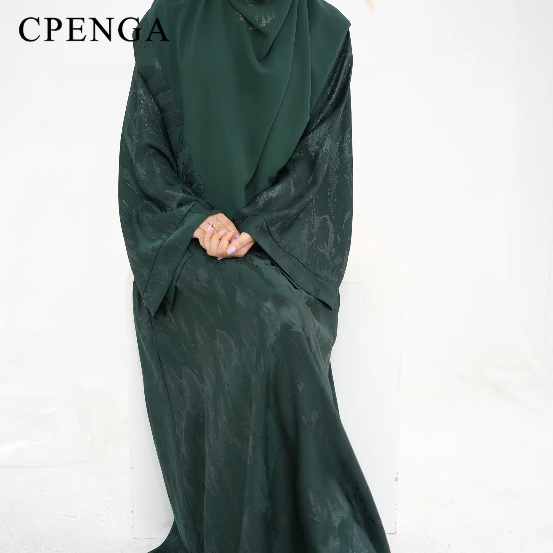 Stilvolles Abaya-Kleid für muslimische Frauen, vom Türkei inspiriertes bescheidenes Blumen-Jacquard-Langarm-Gebetskleid, elegante Herbst-Islam-Kleidung