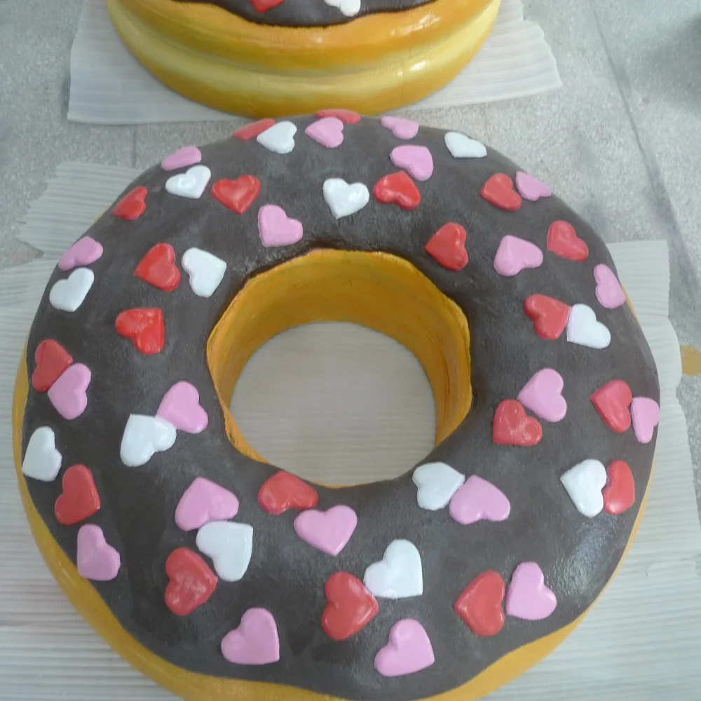 

※a Multi-Style Playful Fiberglass Donut Sculpture Oversized Sweet Decor for Kids' Room & Playground
