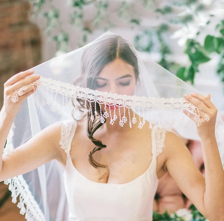 

Noble Wedding Accessories Mariage 3M Wedding Veil With Comb Lace Edge Cathedral Wedding Veil Bridal Veils Velos De Novia Largos